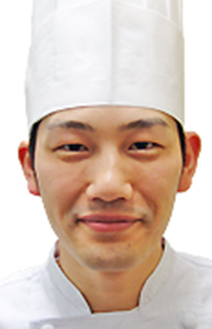 小熊　亮平シェフ